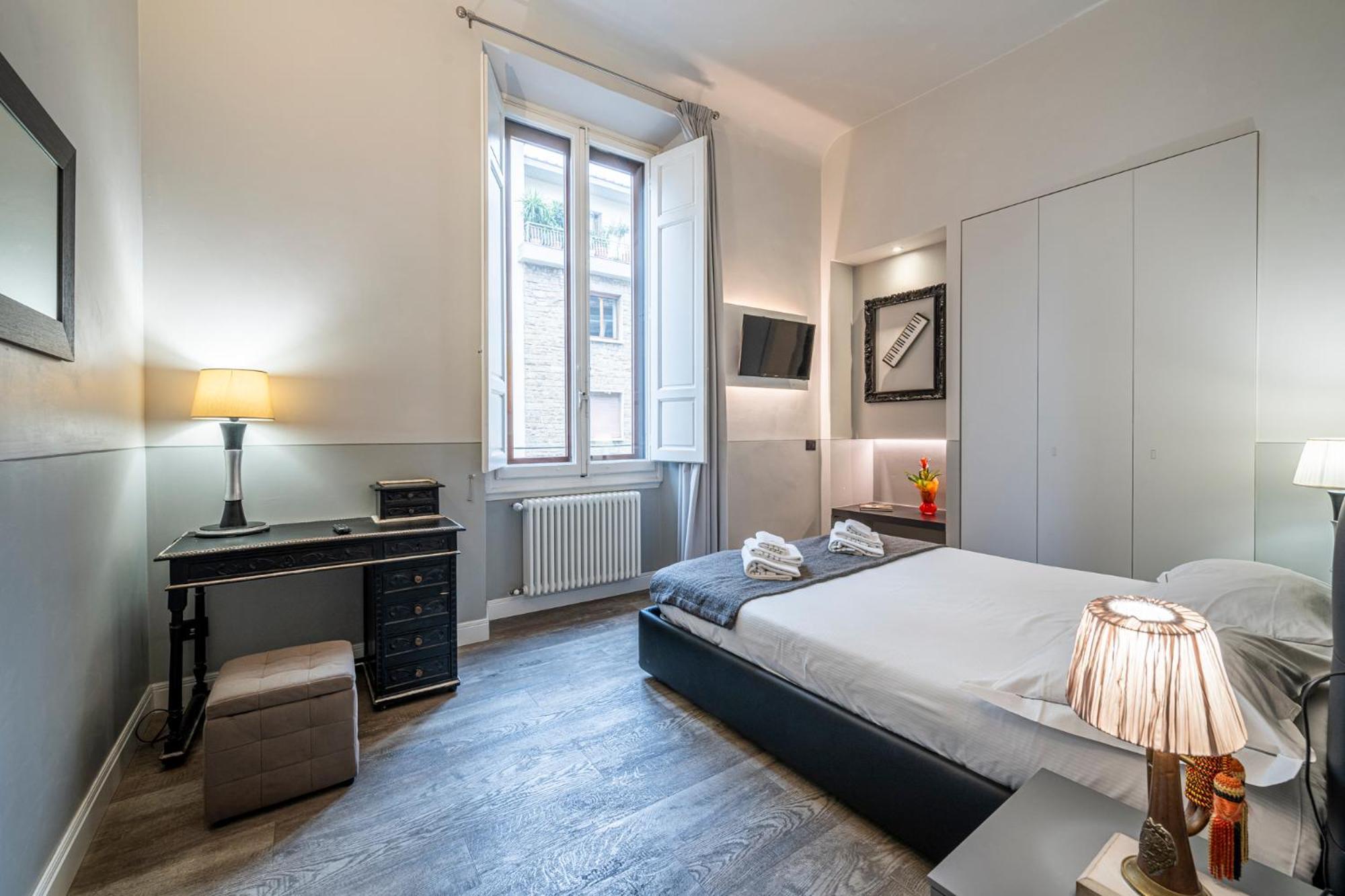 Cherubini Palace Thematic Apartment Флоренция Екстериор снимка