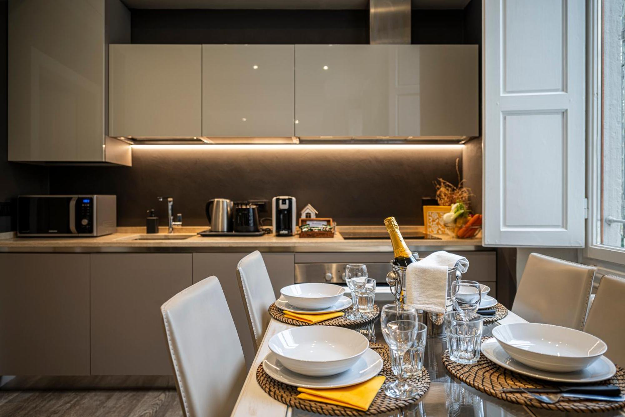 Cherubini Palace Thematic Apartment Флоренция Екстериор снимка